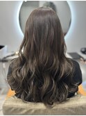 オリーブベージュ