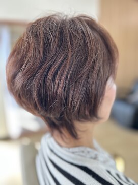 ヴィヴァーチェ(Vivace) くびれショート