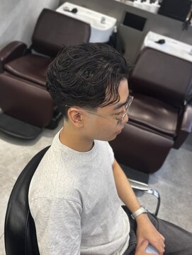 グルーマーズトウキョウ(GROOMER/S TOKYO) ラルフカール リバースセンター テーパーフェード