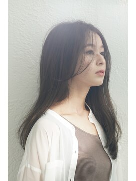 ウタ 【uta 】抜け感ロング×アッシュブラウン