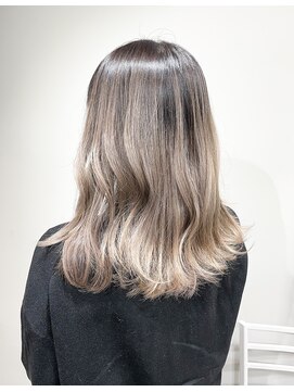 リグ 横浜(Lig.) ケアブリーチ/イルミナカラーペールベージュ