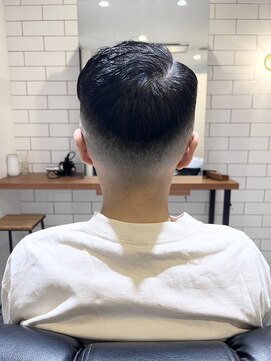 フリーク バーバーショップ 都島店(FREAK BARBER SHOP) ミドルフェード