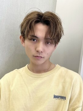 ゴールドシブヤ(GOALD SHIBUYA) ツイストスパイラル波打ちスパイラルセンターパート刈り上げ束感