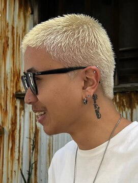 エルマーク 心斎橋(L-MARK) アップバングツーブロックダブルカラーブリーチメッシュ