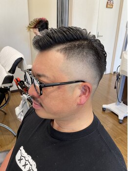 【受賞歴あり◎】鮮やかに仕上がるフェードカット◇お好みに合わせてフェードの高さも調整し仕上げます。