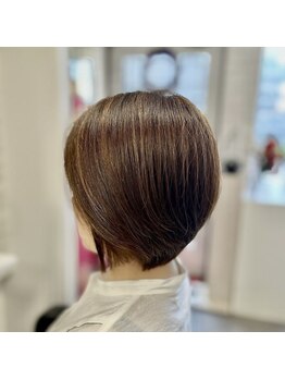 ウエニアフェクト(UE2 AFECTO)の写真/大人女性に似合わせるカットで、再現性高く扱いやすいスタイルへ☆セットも楽々♪