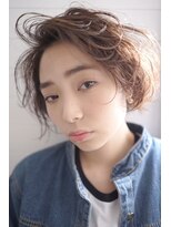 束感ショートボブ