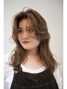 ビュートリアム 七里ヶ浜(BEAUTRIUM) ハイライトで作る外国人風レイヤー【福井ユウリ】