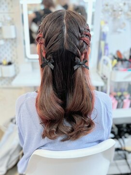 アトリエビューティーアミュ(atelier beauty AmU) 推し活 ライブ 量産型 編み込みハーフツイン×紐リボン