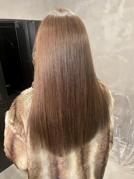 ウト(Uto) オリーブベージュ×冬髪