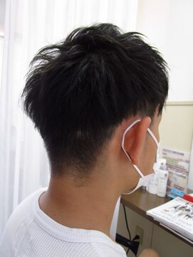 コアフィールフィス(COIFFURE fils) 黒髪ベリーショート 刈り上げショート