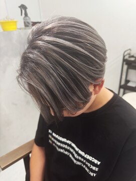 バース 梅田中崎町店(BIRTH) ホワイトブロンドメッシュシャドウルーツセンターパート