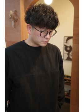 エディ(Edy) メンズパーマ波巻きスパイラルパーマ刈り上げマッシュ眉毛カット