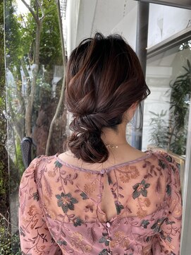 マカロンコワフュールドウシワカマル(macaron coiffure de ushiwakamaru) 大人シニヨン