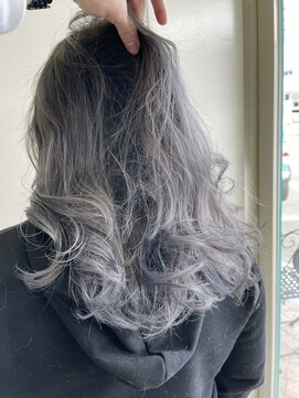 イロン(iroN) 30代女性　ホワイトアッシュ