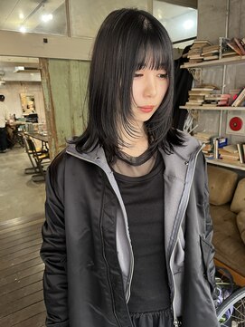 メーヴェ(Mowen) 黒髪レイヤー