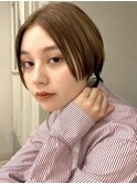 前髪長め　ショートヘア　ハンサムショート　センター分け　青山