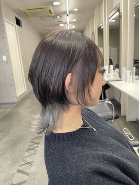 ラヴィリス バイ レム(Raviliss by rem) ウルフカット シルバーインナー 髪質改善トリートメント奈良桜井