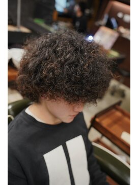 フォーコーナーズカットショップスリーセント 栄(FourCornersCutShop 3/cent) カーリーアフロ