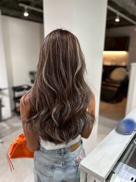 エルピス 大和店(elpis) 白髪を活かすデザインハイライト