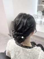 ヘアーメイクサロンアール(hair make salon R) 下めアップヘア