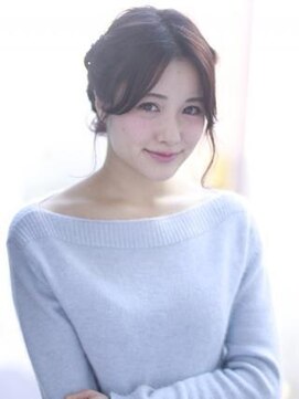 クィーンズガーデンバイケーツーギンザ(QUEEN’S GARDEN by K two GINZA) [K-two銀座]夏のヘアアレンジゆる編みマーメイドアレンジ