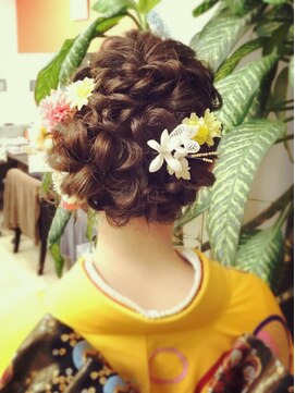 エミュ(emu) ★花飾りのあるふわふわヘアセット★ 【emu】