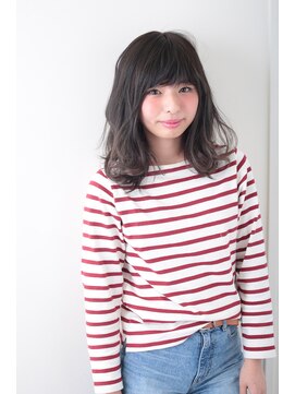 リアン(Lian) 綺麗なアッシュのサファイヤミディアム