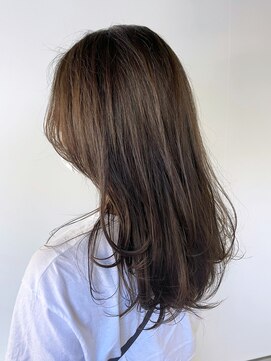 アイティーバイアルバム 藤沢店(IT by ALBUM) グレージュロング_外ハネボブセクションカラー_ba397221