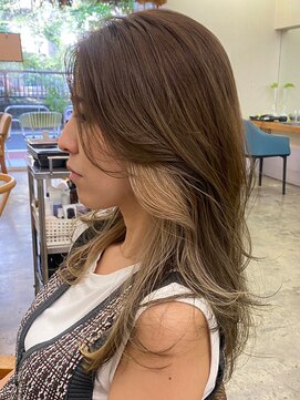 キサイ バズ(kisai BUZZ) kisaiBUZZ*鈴木映美 インナーカラー/アッシュブロンド