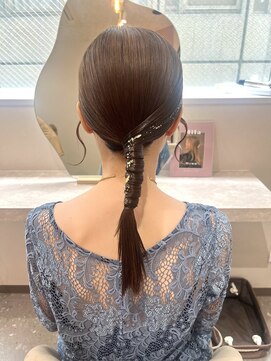 ミラ(Mila) タイトローポニー♪ミディアムアレンジ