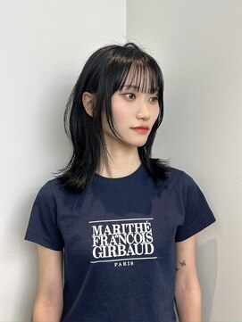 ユエン(uyen) 【NANA】黒髪ミディアムレイヤー