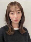 顔周りレイヤーカットくびれヘアミルクティーベージュカラー