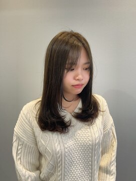 ヘアグレッソ(hair glesso.) ローレイヤーとオリーブベージュで大人可愛く