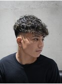 MEN'S/スペインカール×ハイライト/フェード/短髪/大人ヘア