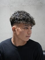 メッツ 原宿(METS)&nbsp;MEN'S/スペインカール×ハイライト/フェード/短髪/大人ヘア