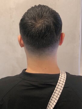フランクスバーバーリザーブ 人形町店(FRANK’S BARBER RESERVE) クロップグラデーション　ｙ