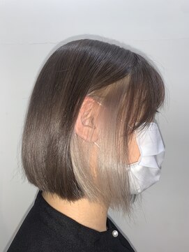 ラビス クローバー(Lovis clover) ホワイトシルバー×イヤリング