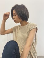 ワン バイ ジエクト(One by The Ect)&nbsp;シルキーベージュ×前下がりショートボブ×ハイライト