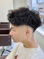 ジーニー 本厚木(Genie) センターパートニュアンスパーマツーブロックメンズマッシュ