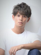 スリー(Three)