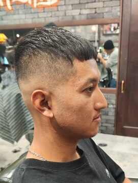 スリーセント 栄(3/cent) クロップスタイル/フェードカット/スキンフェード