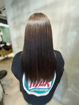 メゾン ディボーテ(maison devote) 大人っぽさと軽やかさ感じる透け感グレージュ