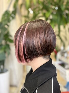 ボンビィヴァン(bon-vivant) 大分/府内町/前下がりボブヘア&シールエクスでハイライト