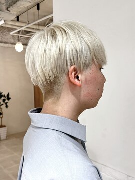 リリィ ヘアデザイン(LiLy hair design) ダブルカラー ホワイト