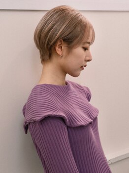 ロスカ(Loska)の写真/透明感あるダブルカラーが得意★今までにないツヤ感と質感で大人女性の魅力を引き出すカラーを提案◎