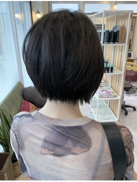 クオリア(Quaria) くびれ×ミニボブ