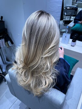 ステア ケース(stair case) 【NATASHA】銀座レイヤーカット/20代/30代/40代/50代