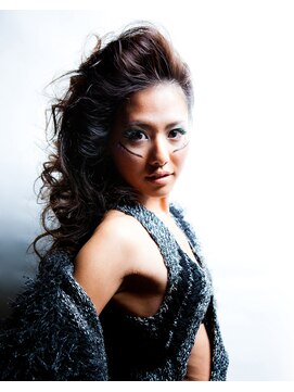 オーバーキャプテンネイキッド(OVER CAPTAIN NAKED) ハリウッド調!?ランダムフルバングウェーブ