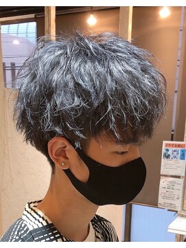 ヘアーサロン ヴィアージュ 原店(Viage) 王道前下がりマッシュ×王道シルバーアッシュ